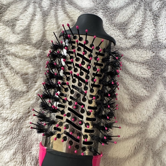 Revlon One-Step Volumizer Blowdry Brush Titanium Max Edition, Costco Exclusive - Picture 3 of 14